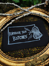 Load image into Gallery viewer, Pigeon patch - '' Ramasse tes botches '' Linocut patch on black recycled fabric