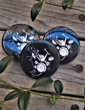 Load image into Gallery viewer, Screaming punk drummer opossum pin back round button