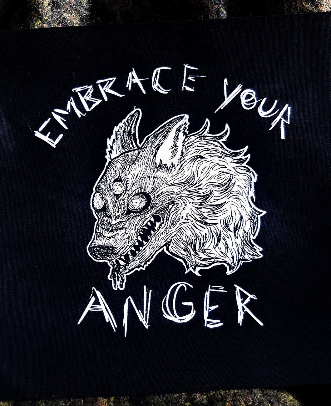 Angry Wolf backpatch - Embrace your anger - Screen printing on black fabric